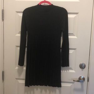 Black long sleeve pleated dress
